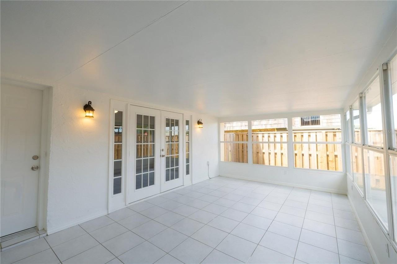 2947 Poplar Ave - Photo 6 of 46