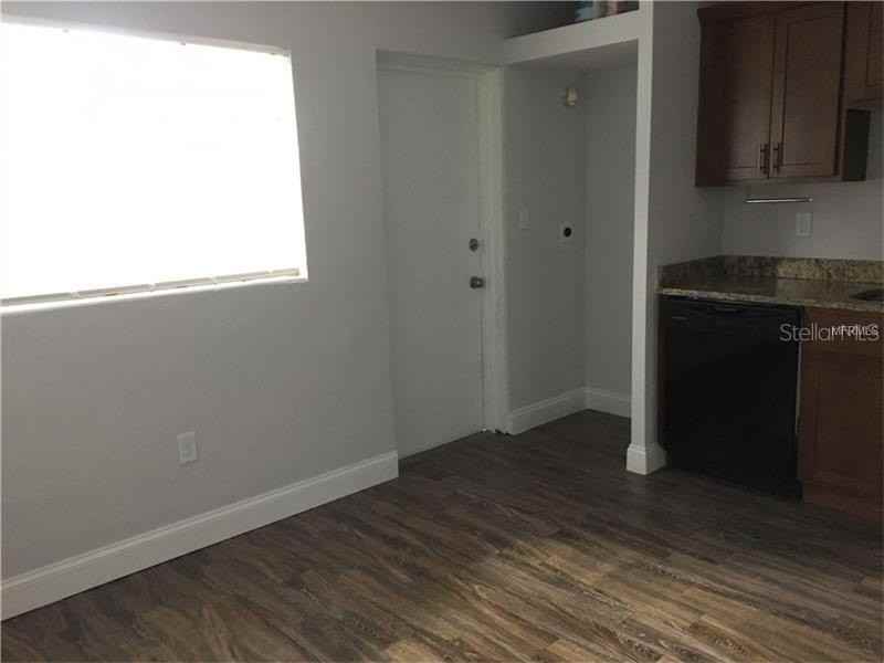 508 Varsity St - Photo 3 of 10
