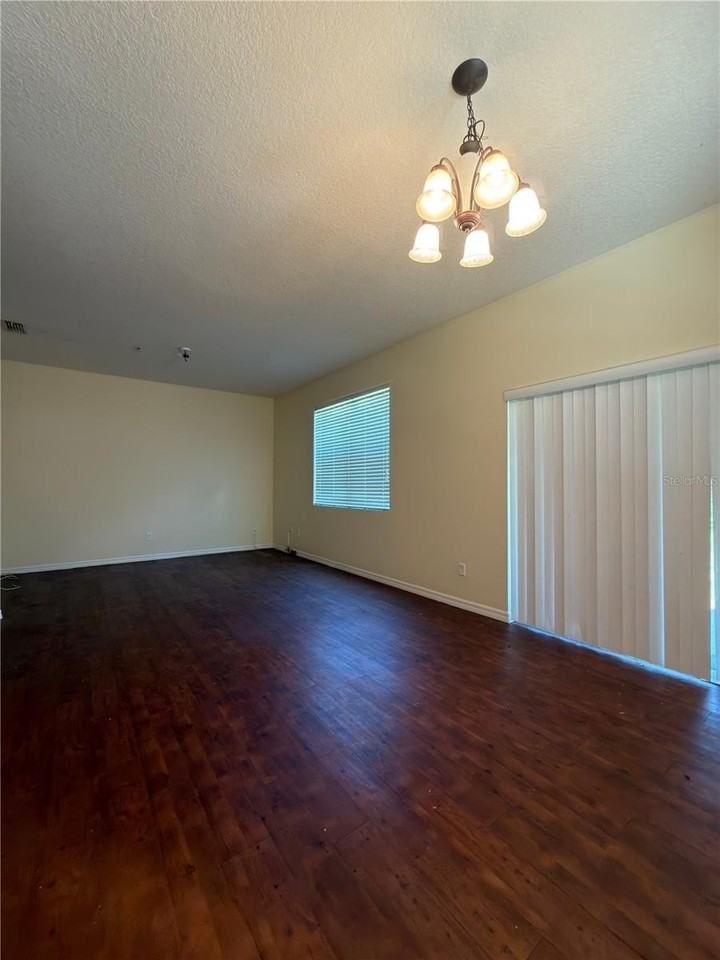 2305 Betsy Ross Ln - Photo 3 of 10