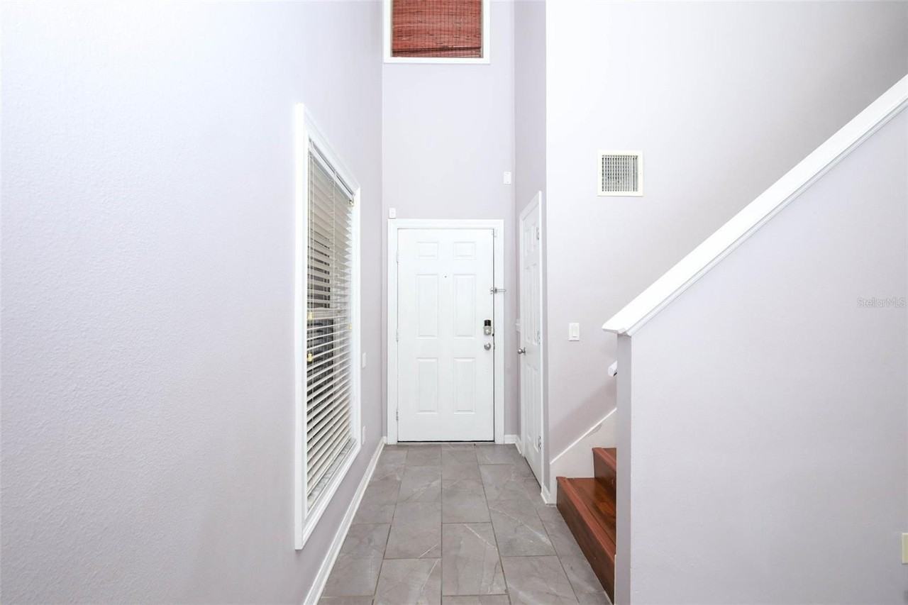 15219 Starleigh Rd - Photo 3 of 26