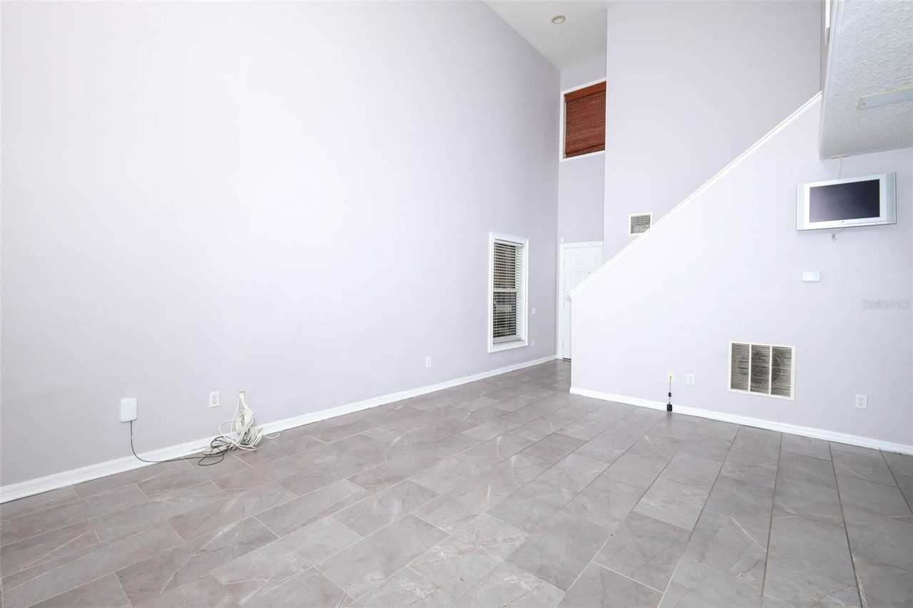 15219 Starleigh Rd - Photo 4 of 26