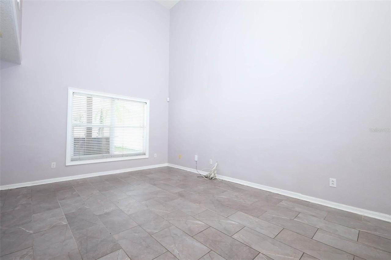 15219 Starleigh Rd - Photo 5 of 26