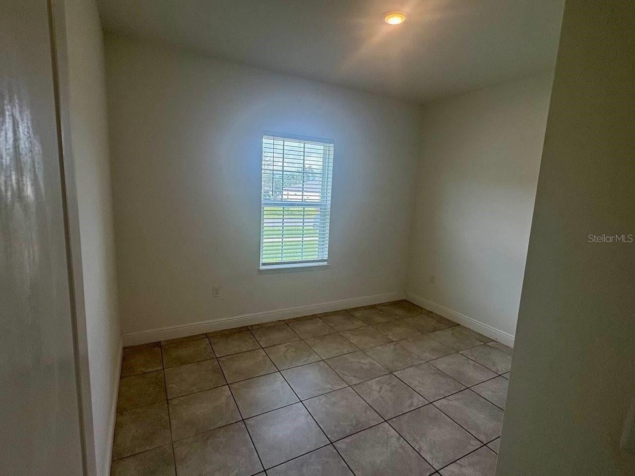 176 Marion Oaks Trl - Photo 5 of 10