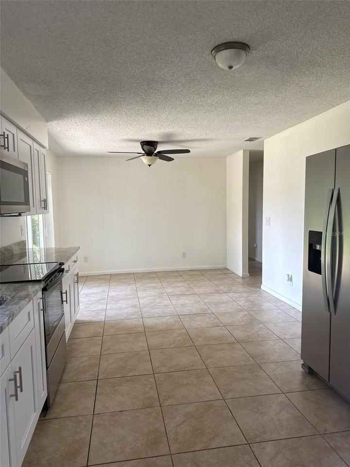 2321 Ne 39th St - Photo 5 of 15