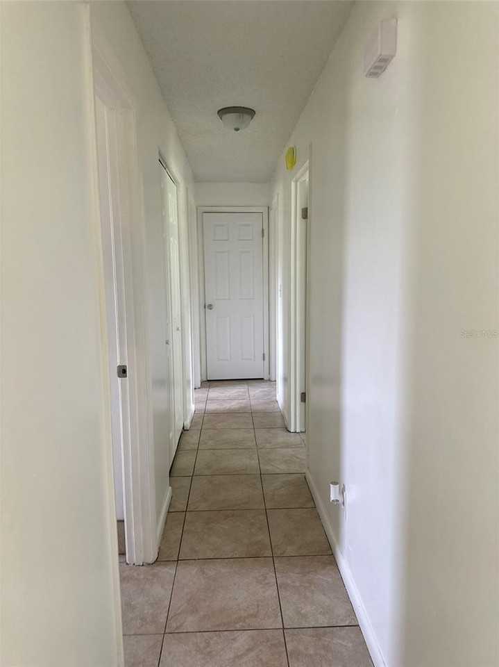 2321 Ne 39th St - Photo 6 of 15