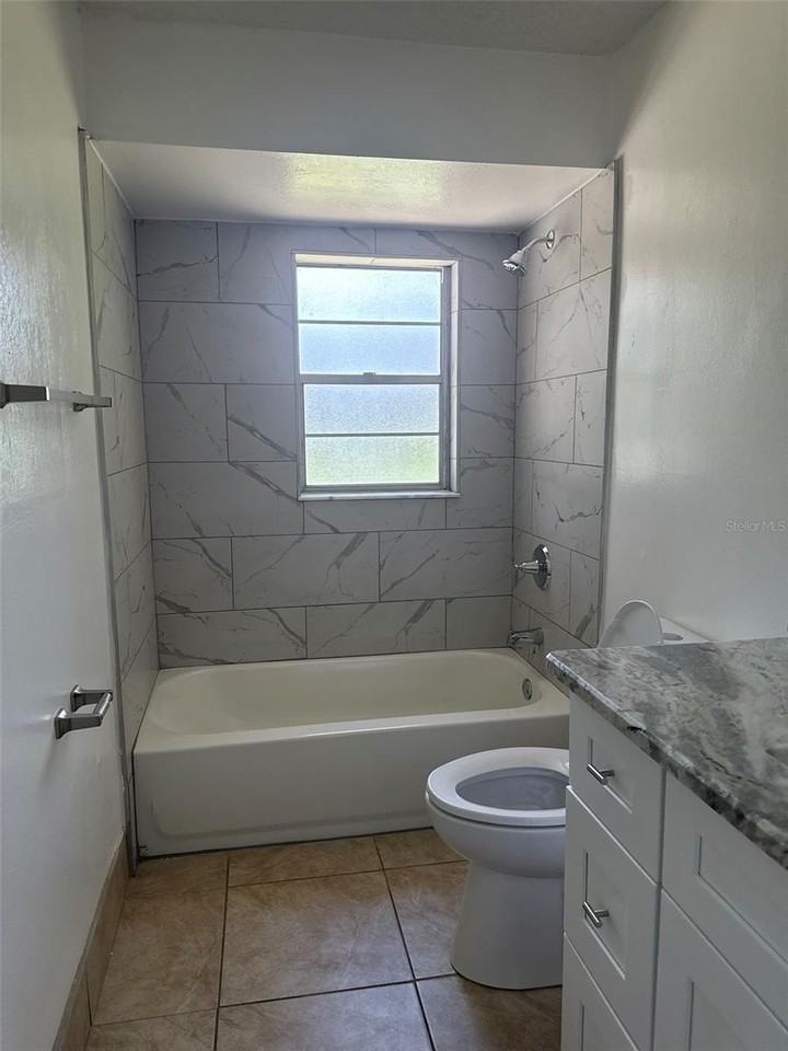 2321 Ne 39th St - Photo 7 of 15