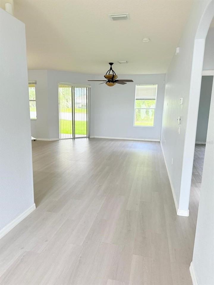 1905 Fairway Loop - Photo 2 of 16
