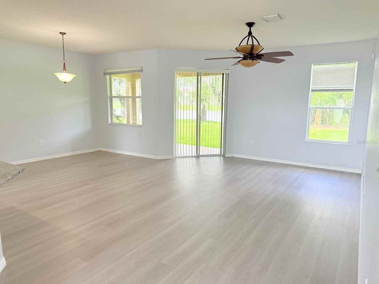 1905 Fairway Loop - Photo 3 of 16