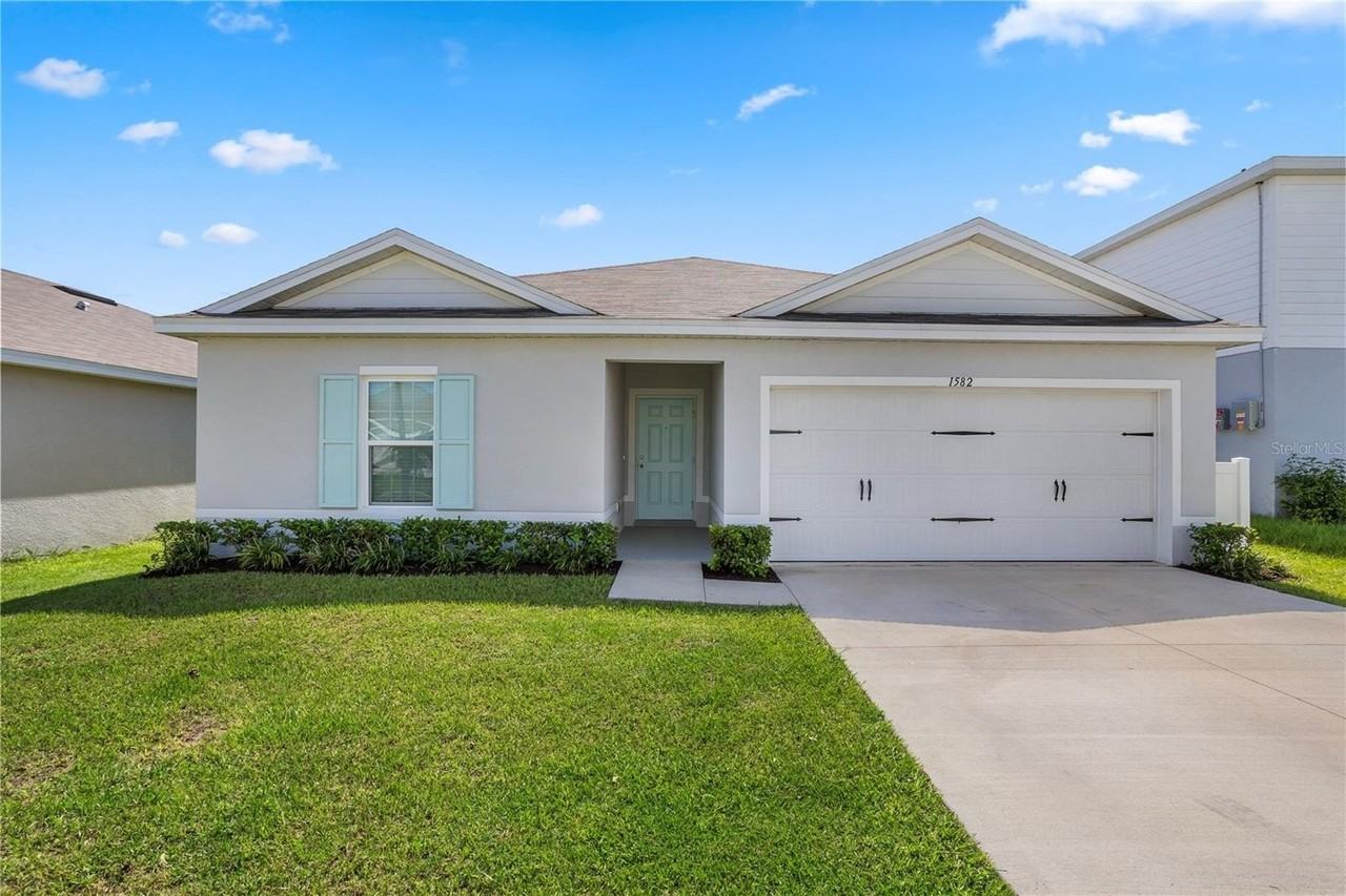 1582 Finnigan Cir - Photo 4 of 29