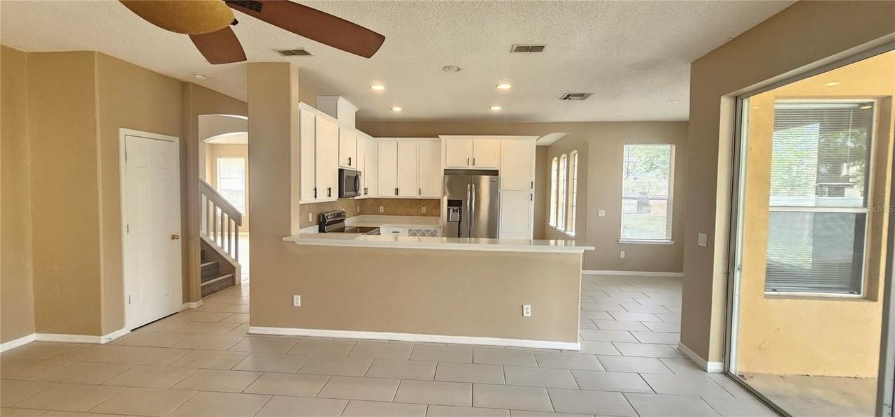 2827 Sand Arbor Cir - Photo 3 of 8