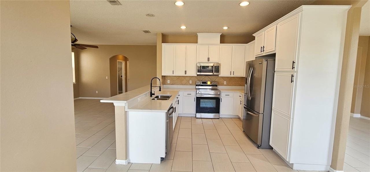 2827 Sand Arbor Cir - Photo 4 of 8