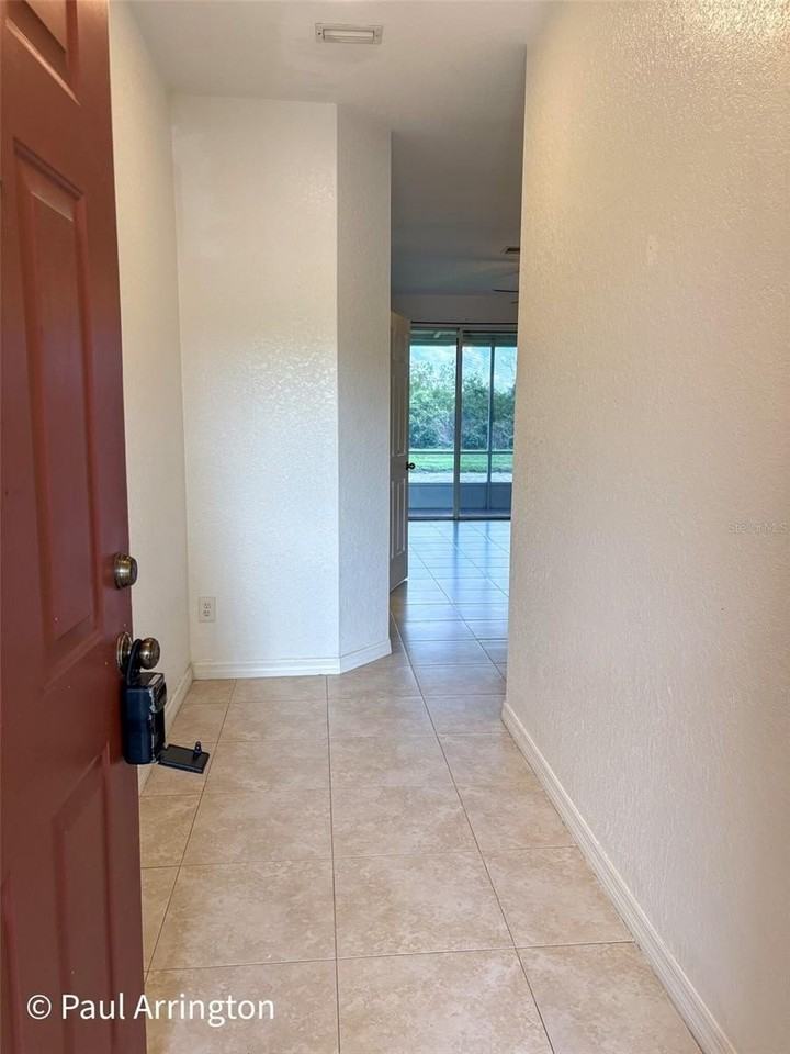 10922 Winter Crest Dr - Photo 5 of 32