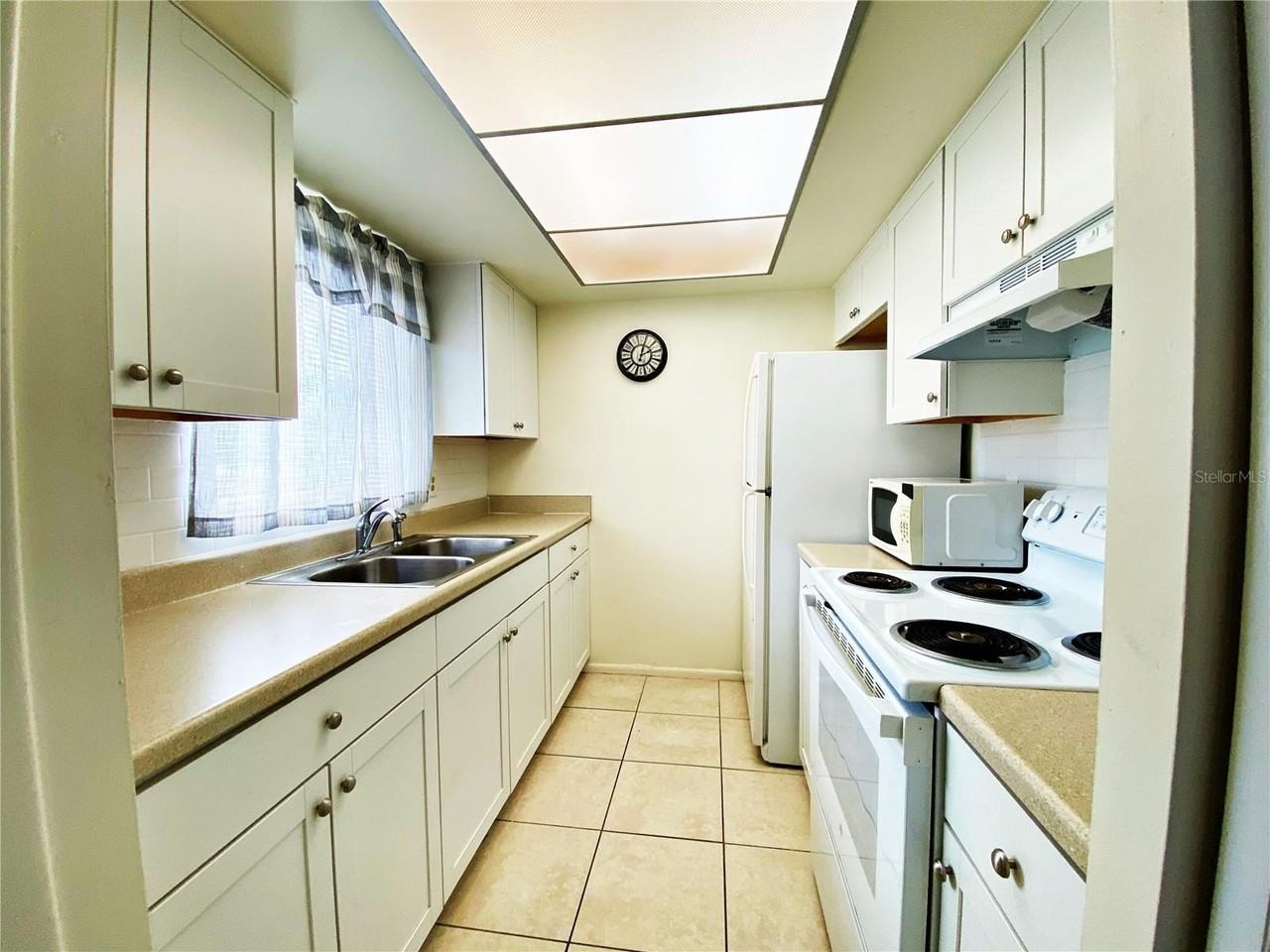 2003 Greenbriar Blvd #4 - Photo 5 of 12