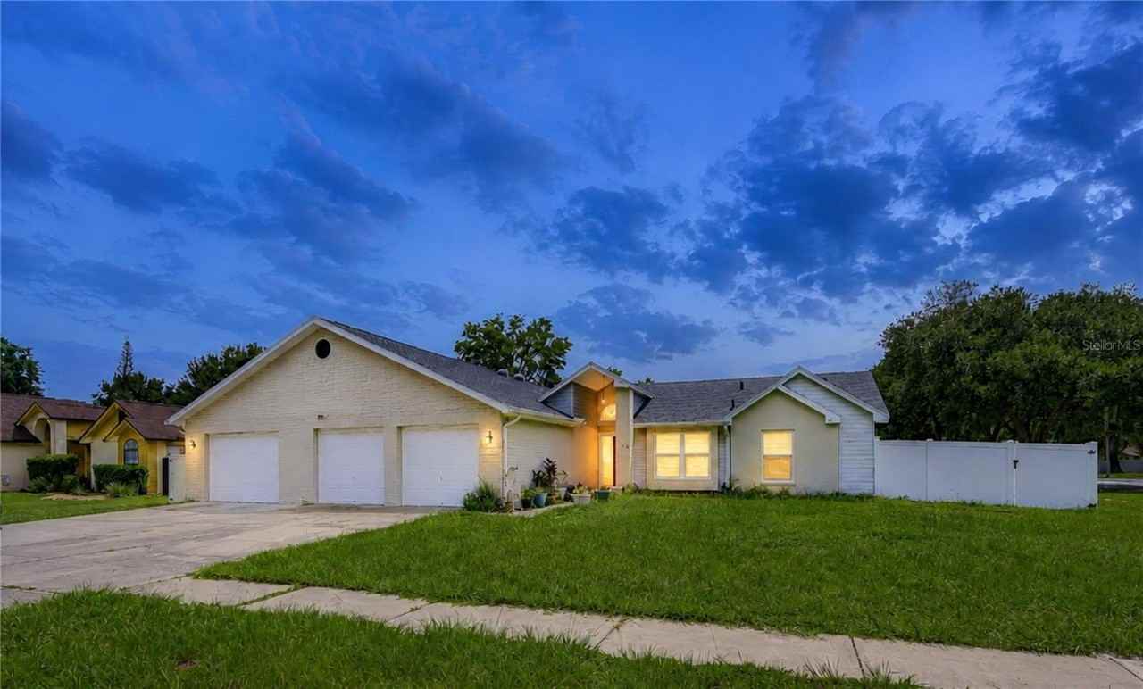 1108 Dockside Dr - Photo 3 of 50