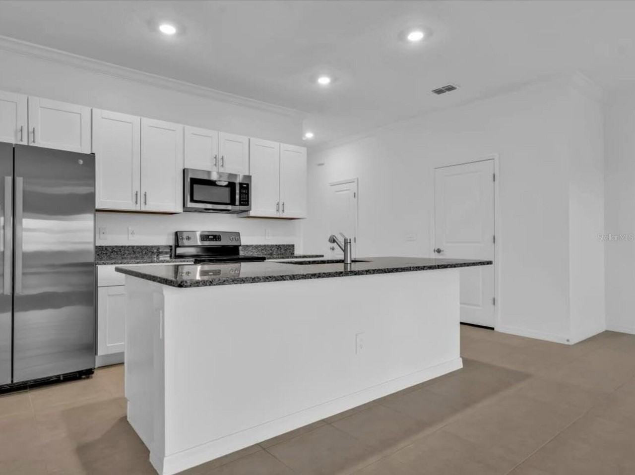 8971 Gallantree Pl - Photo 4 of 25