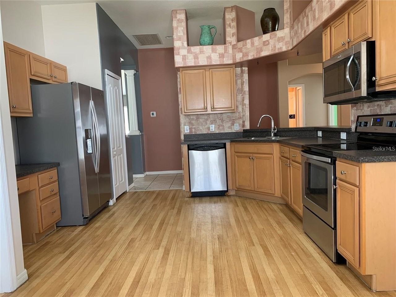 4211 Hartford Lake Dr - Photo 7 of 35