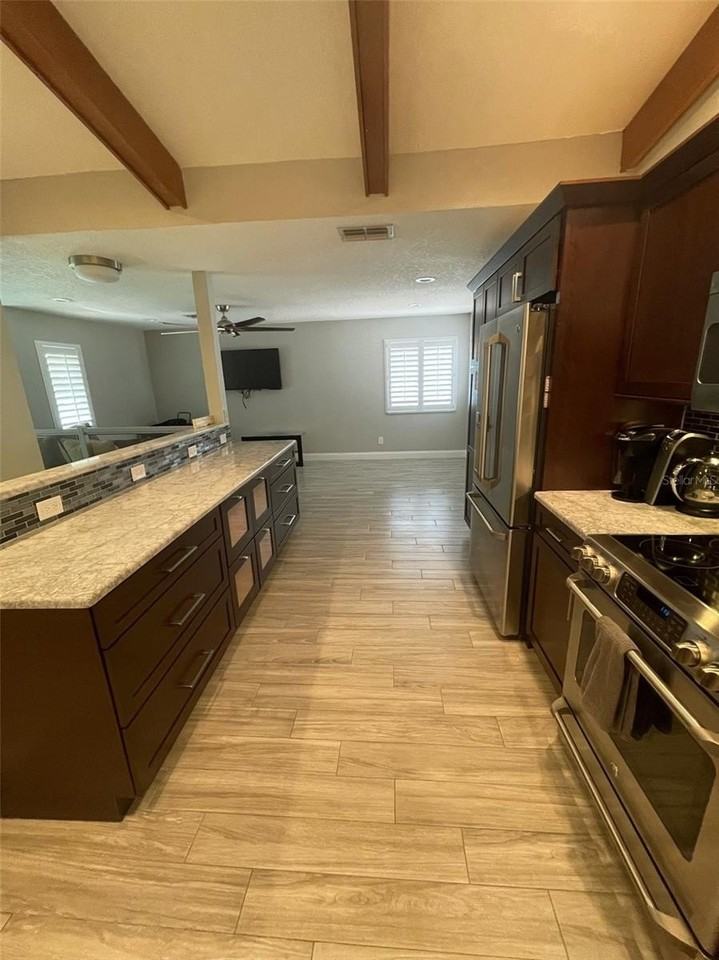 1450 Mahogany Ln - Photo 4 of 15