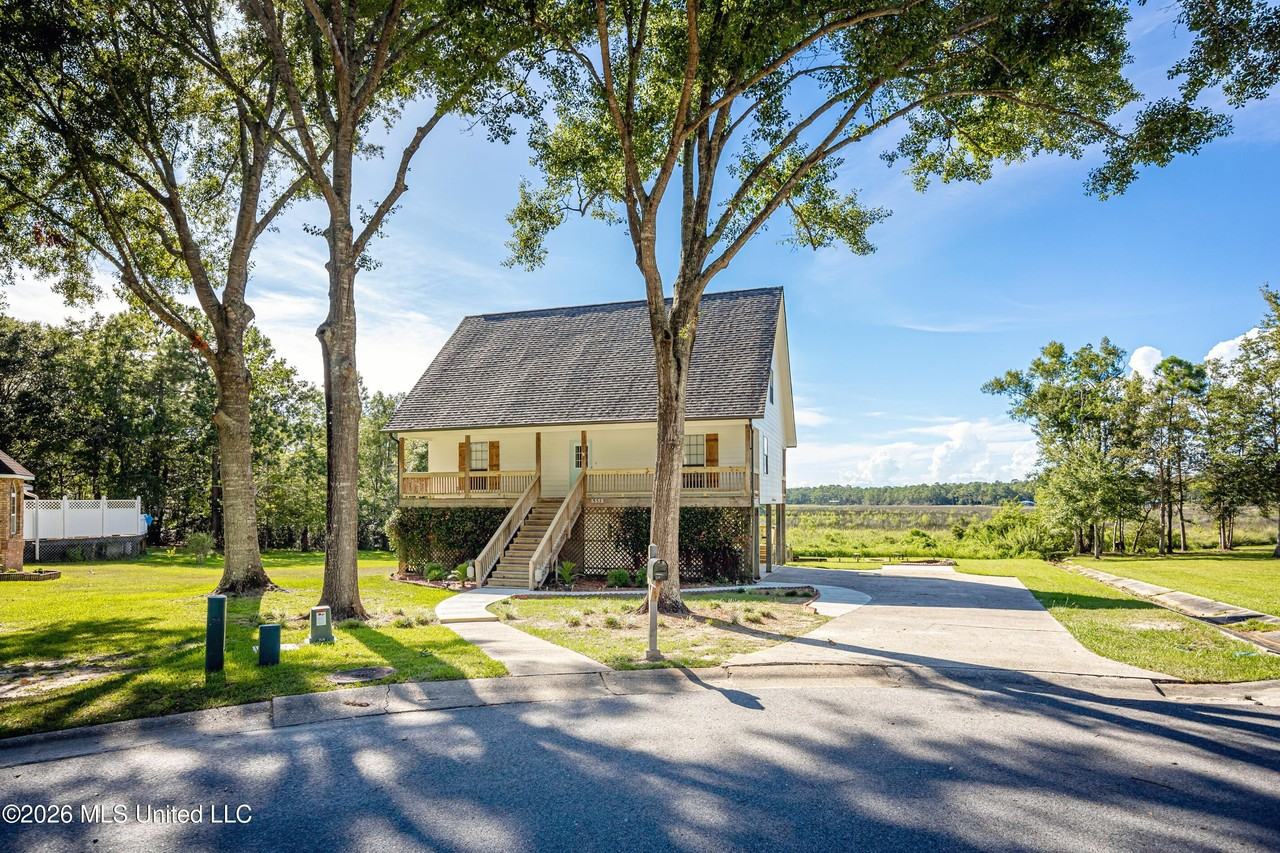 5513 Sioux Dr - Photo 3 of 50