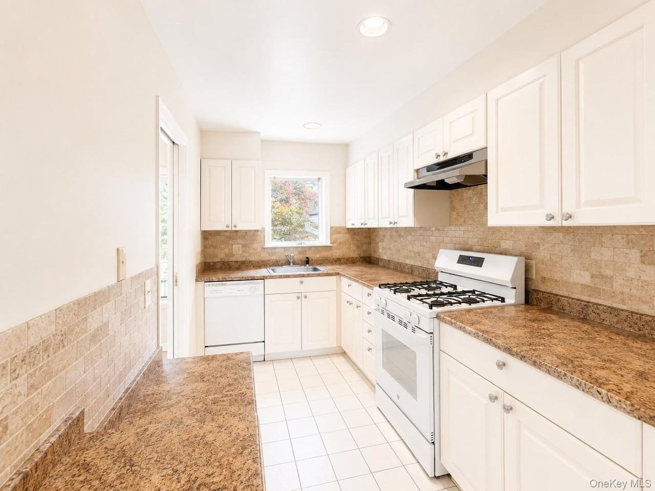6 Cornell Pl - Photo 5 of 21