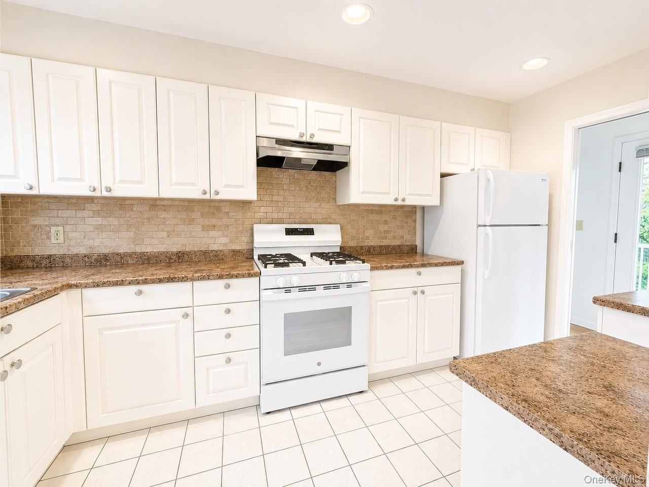 6 Cornell Pl - Photo 6 of 21