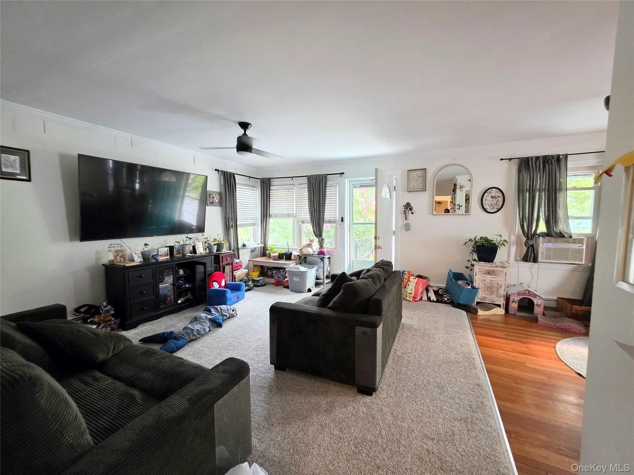 537 E Chester St - Photo 4 of 20