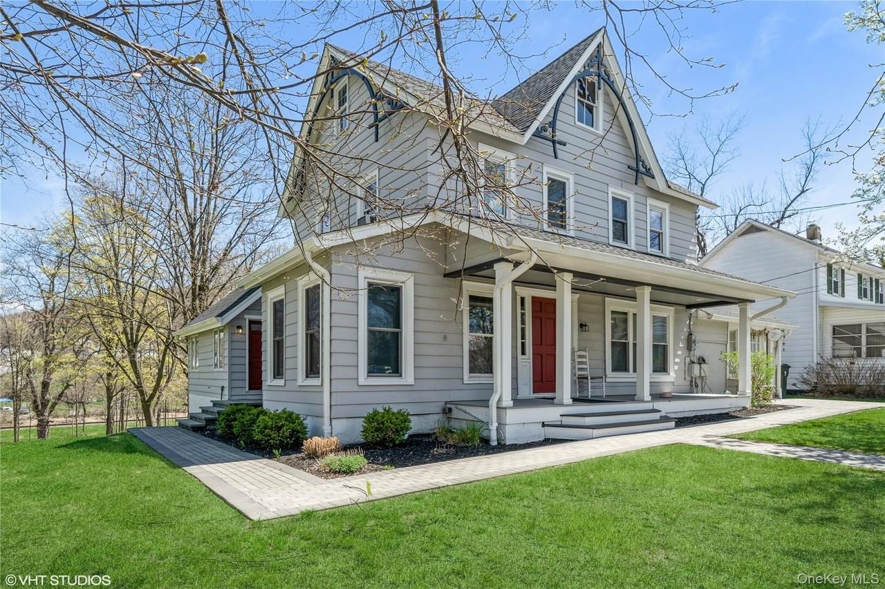 1392 Kings Hwy - Photo 2 of 33