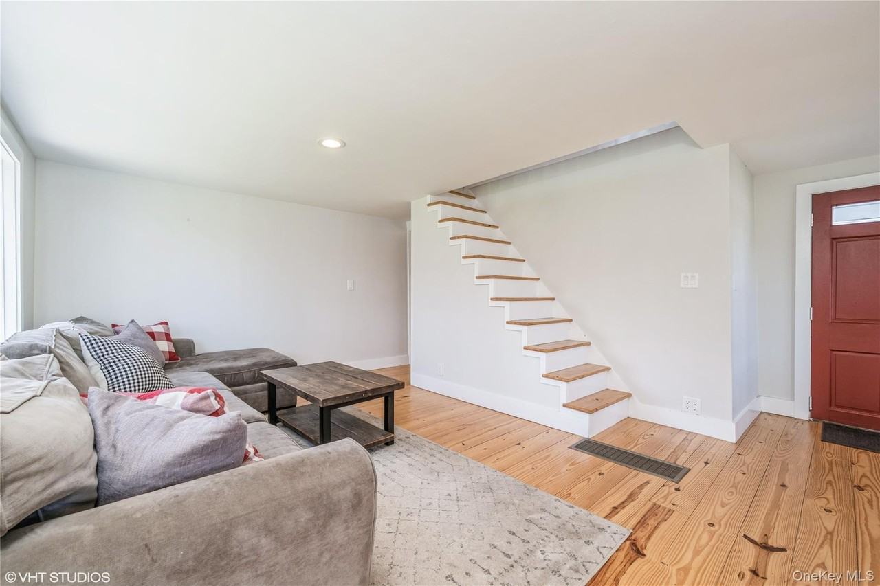 1392 Kings Hwy - Photo 5 of 33