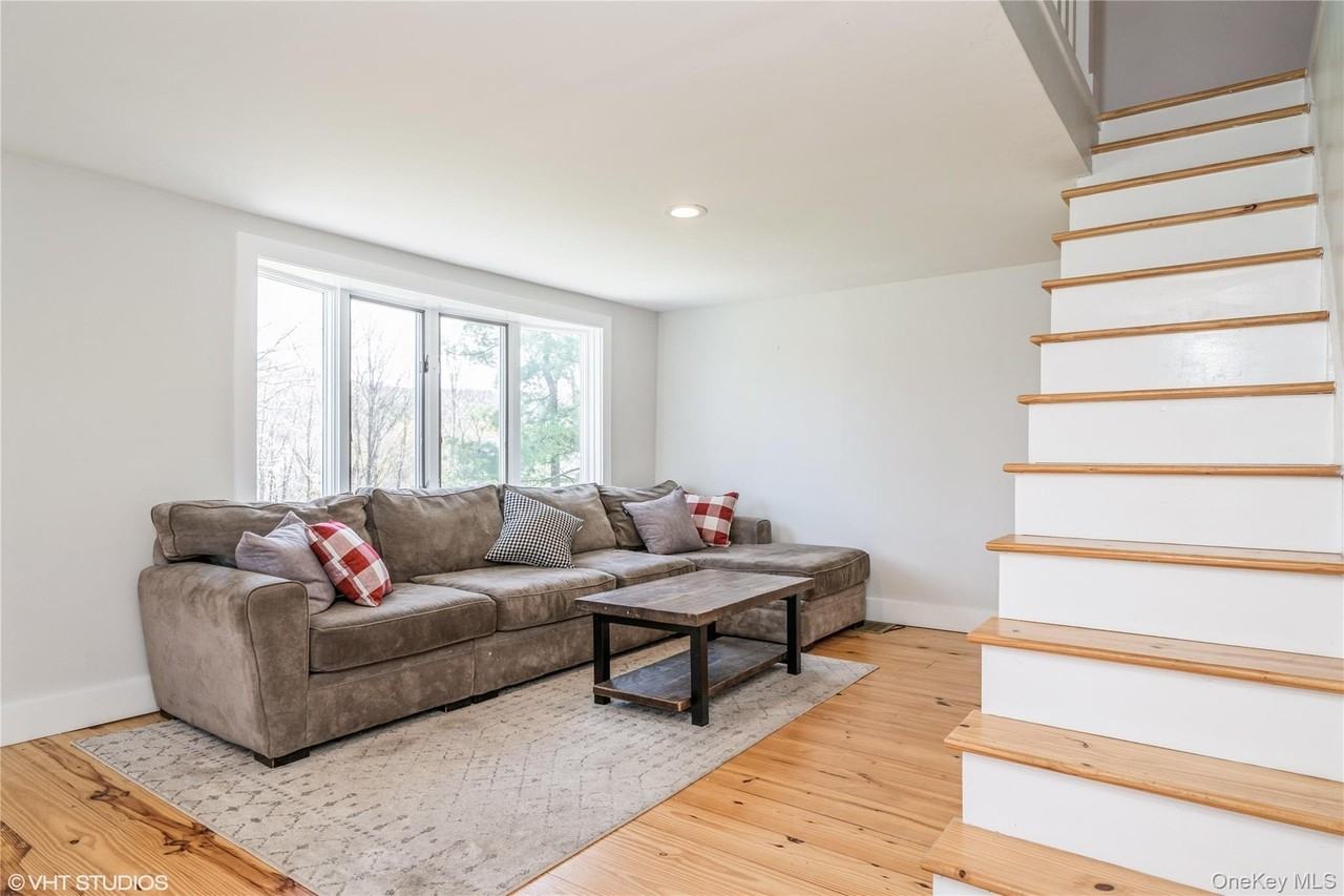 1392 Kings Hwy - Photo 7 of 33