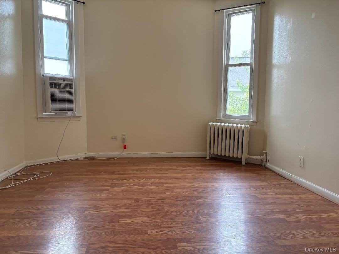 111 Hart Ave - Photo 4 of 7