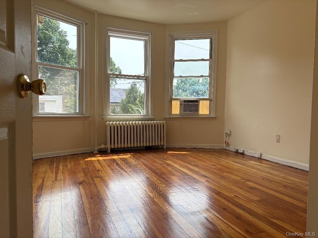 111 Hart Ave - Photo 5 of 7