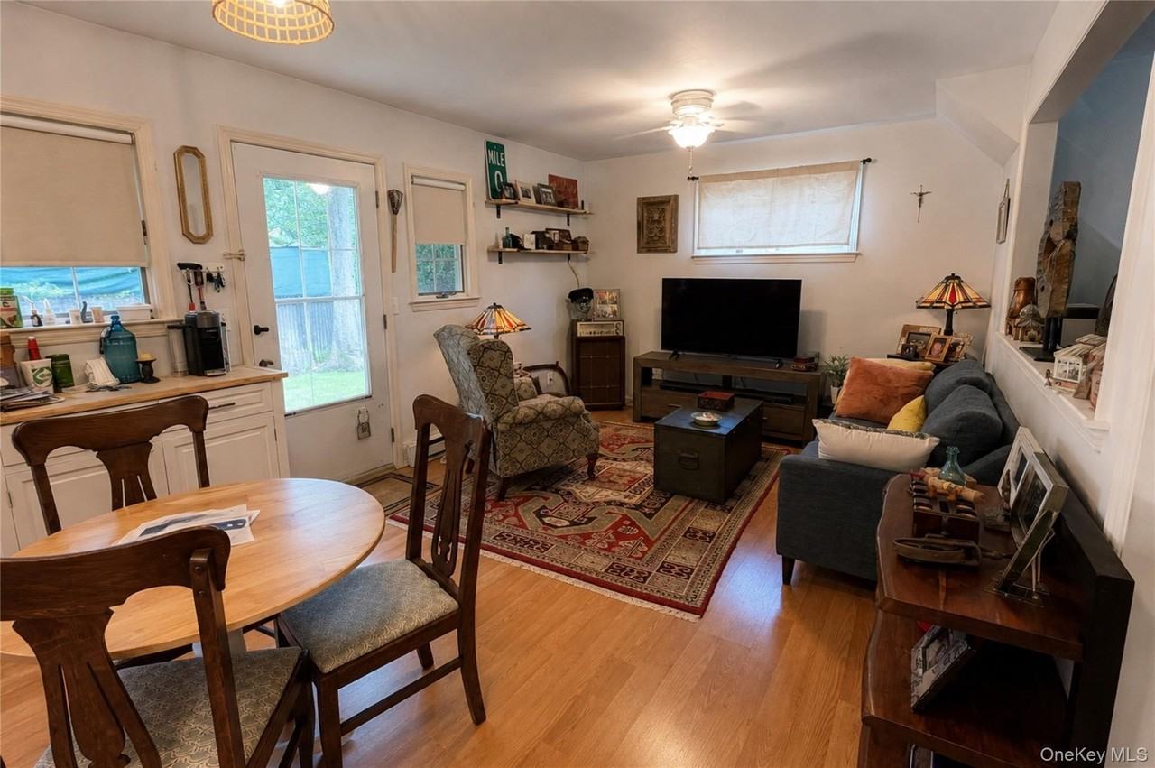 81 Daly Rd - Photo 3 of 15