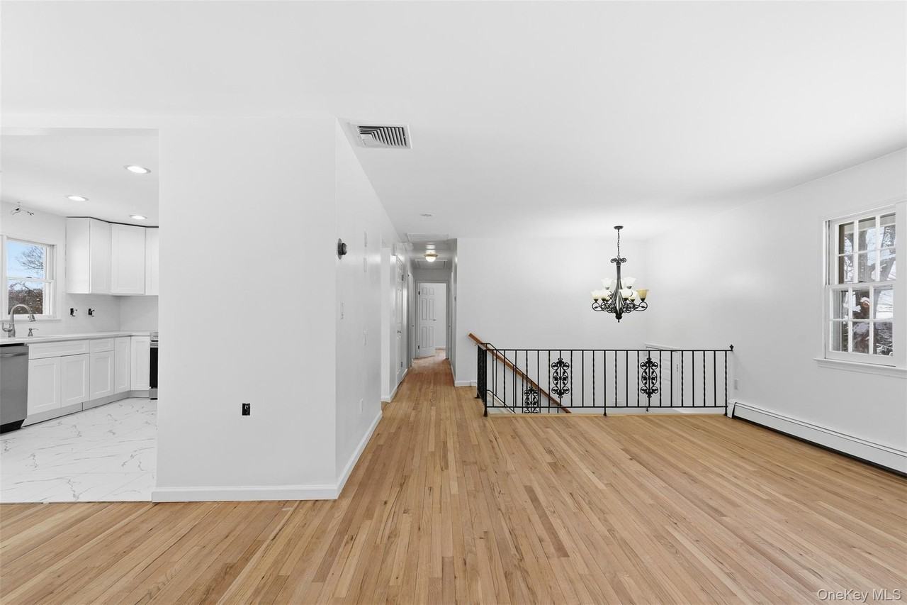1618 Morningview Dr - Photo 5 of 33