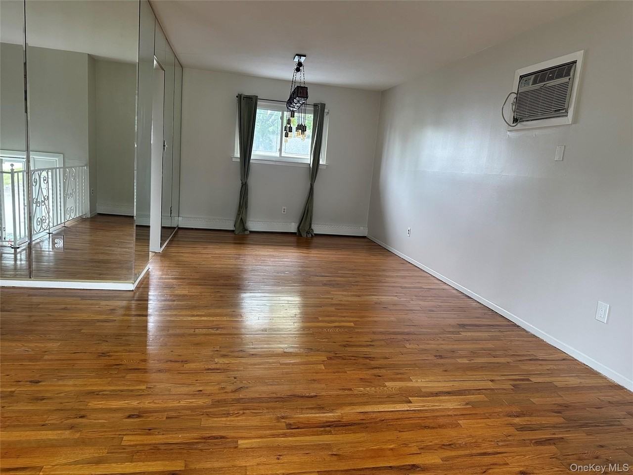 308 Essex St - Photo 2 of 15