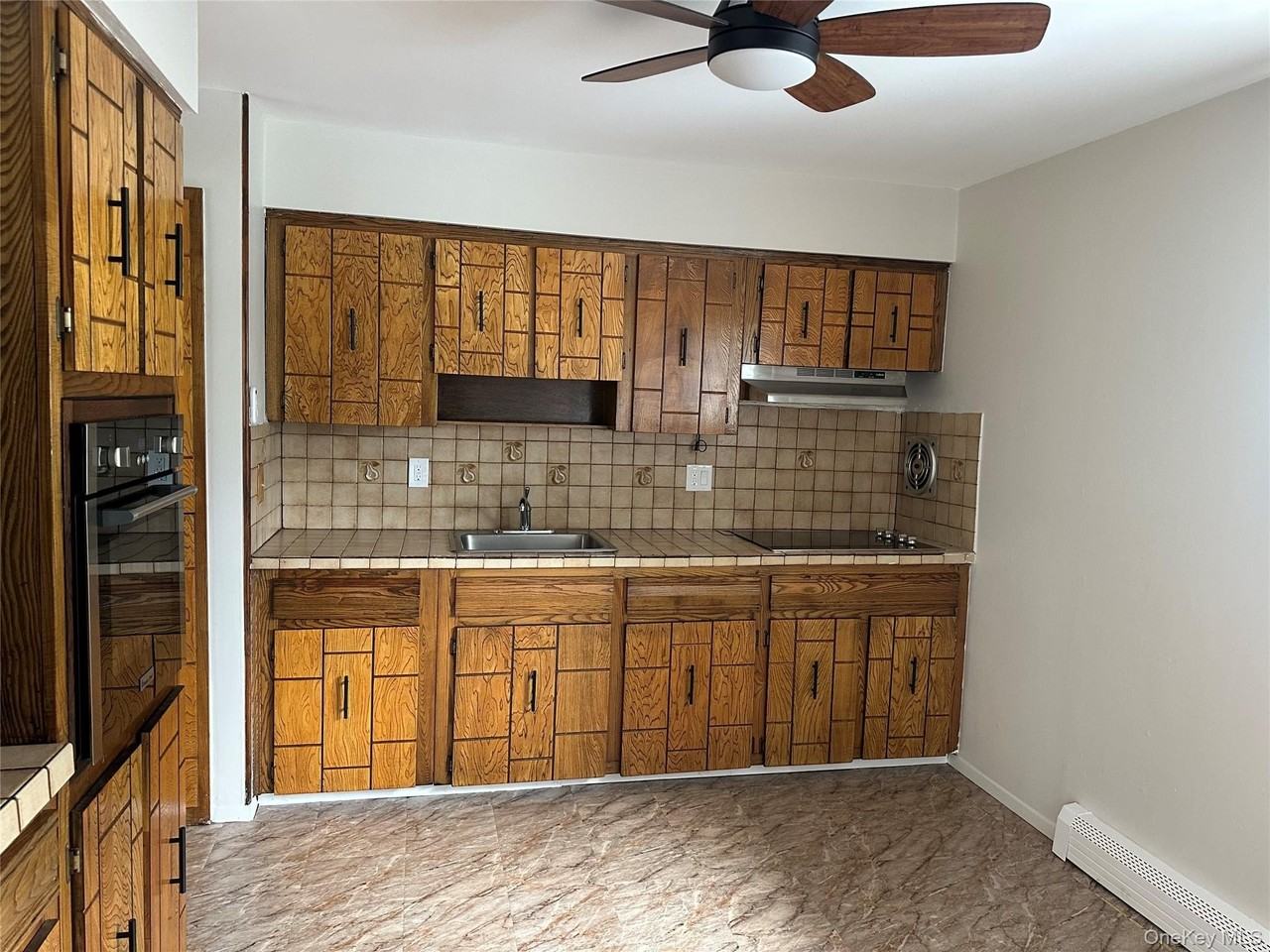 308 Essex St - Photo 5 of 15