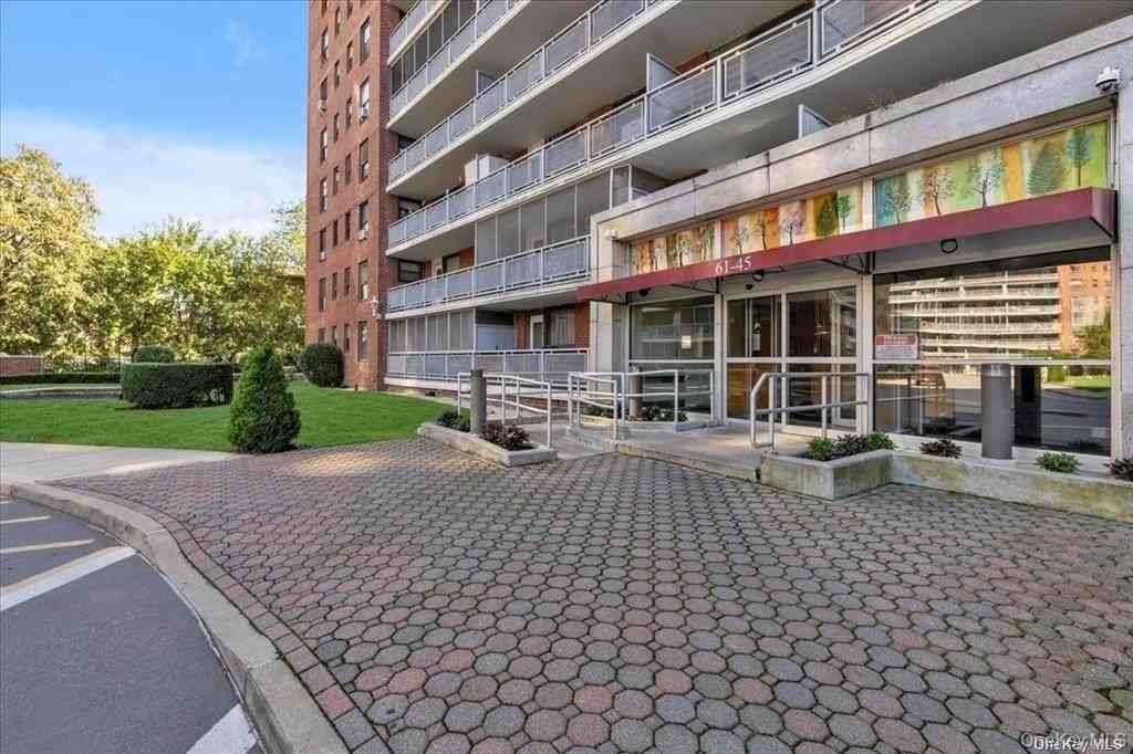 6145 98th St #10L - Photo 4 of 18
