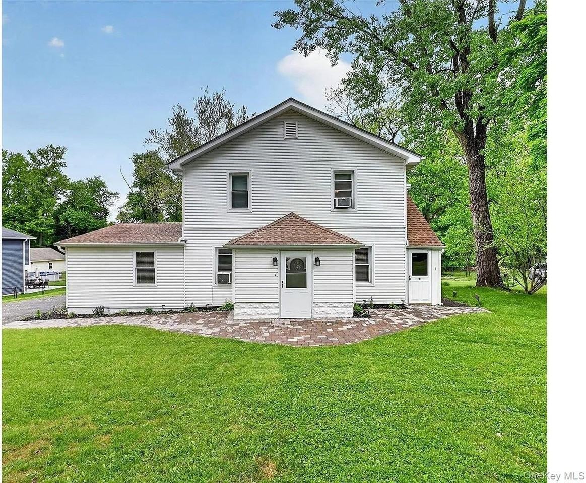 14 Hoover Pl #B