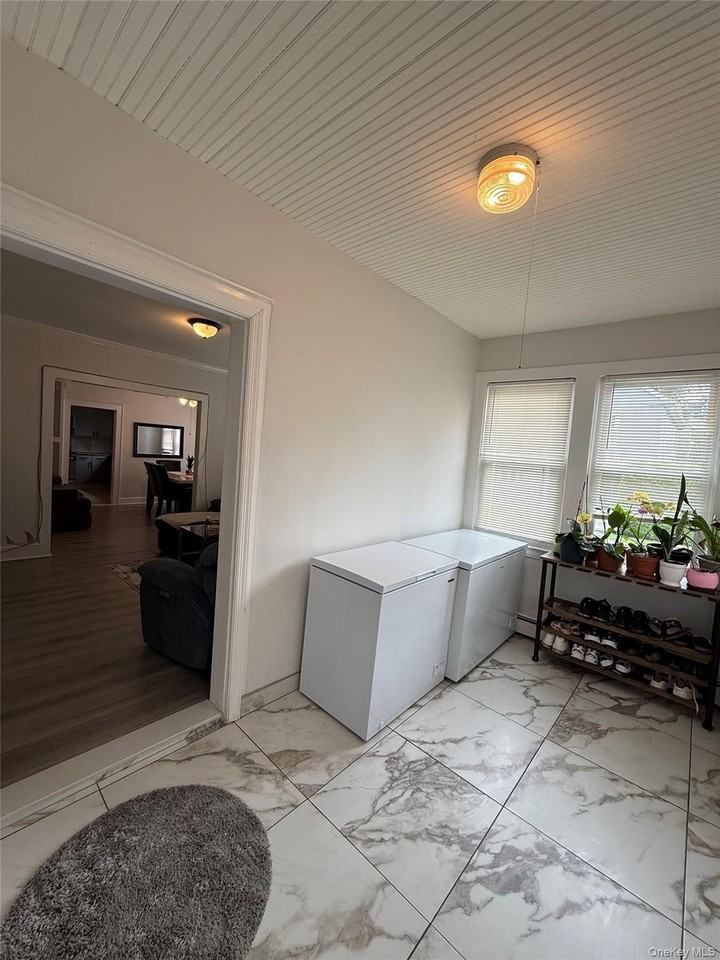 815 Carpenter Pl - Photo 4 of 24