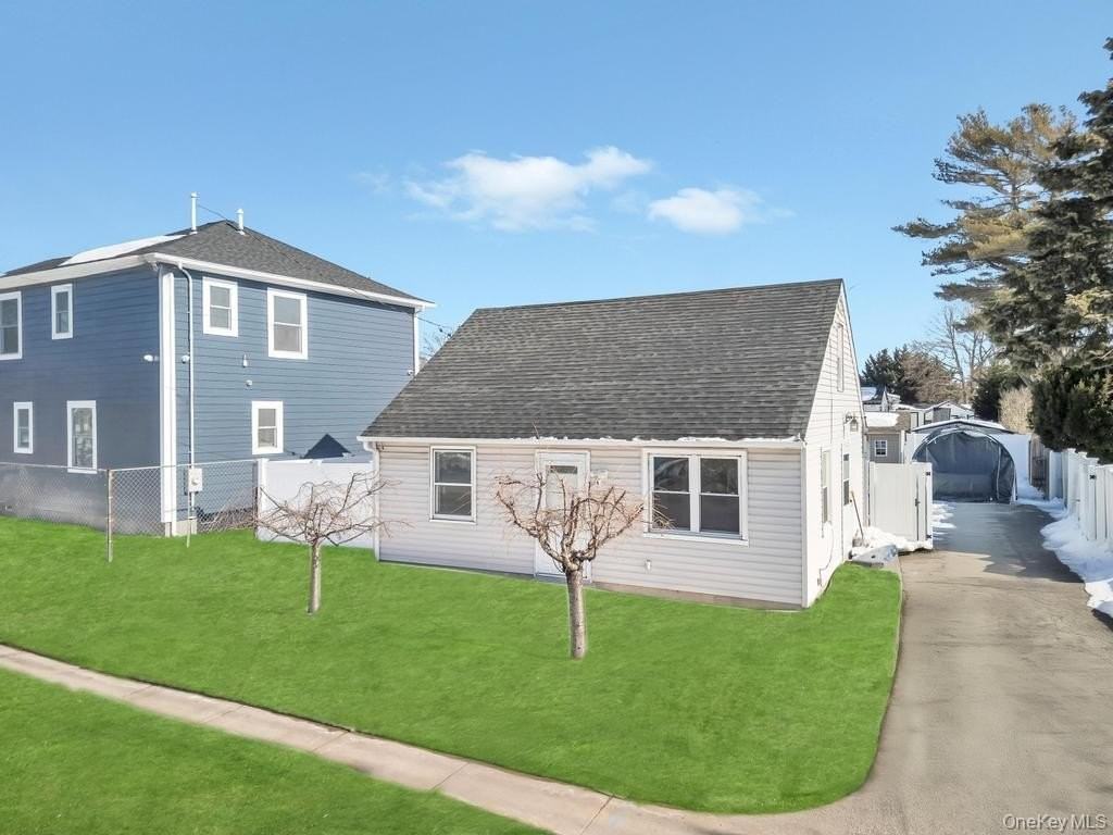 1333 5th Ave - Photo 4 of 5