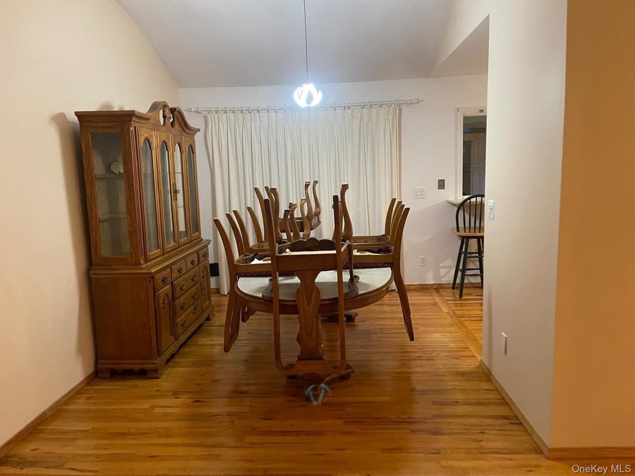 18 Greenwich Rd - Photo 7 of 19