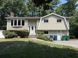 featured image of 9 Brookdale Cir