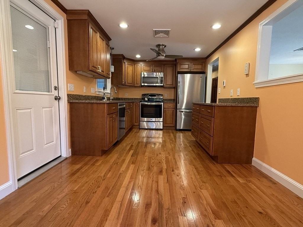 9 Brookdale Cir - Photo 4 of 26