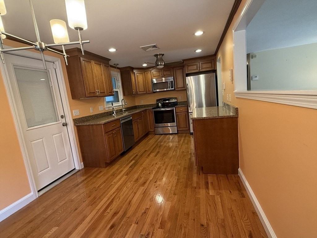 9 Brookdale Cir - Photo 5 of 26