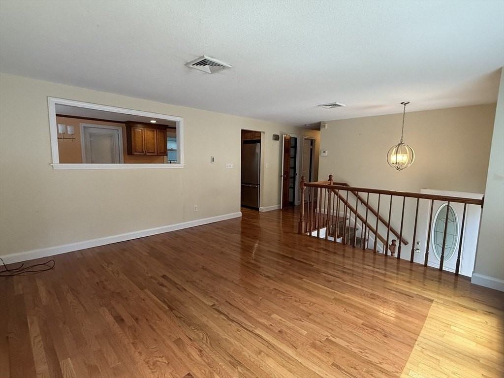 9 Brookdale Cir - Photo 7 of 26