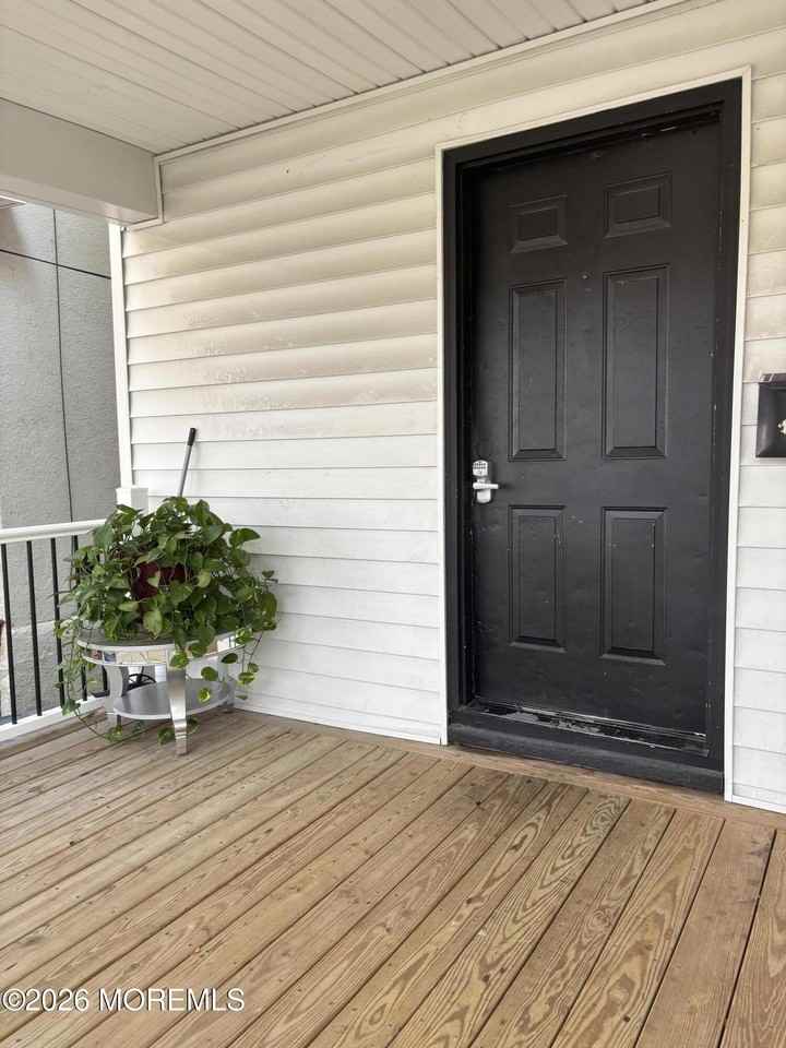 711 3rd Ave #1 - Photo 3 of 18