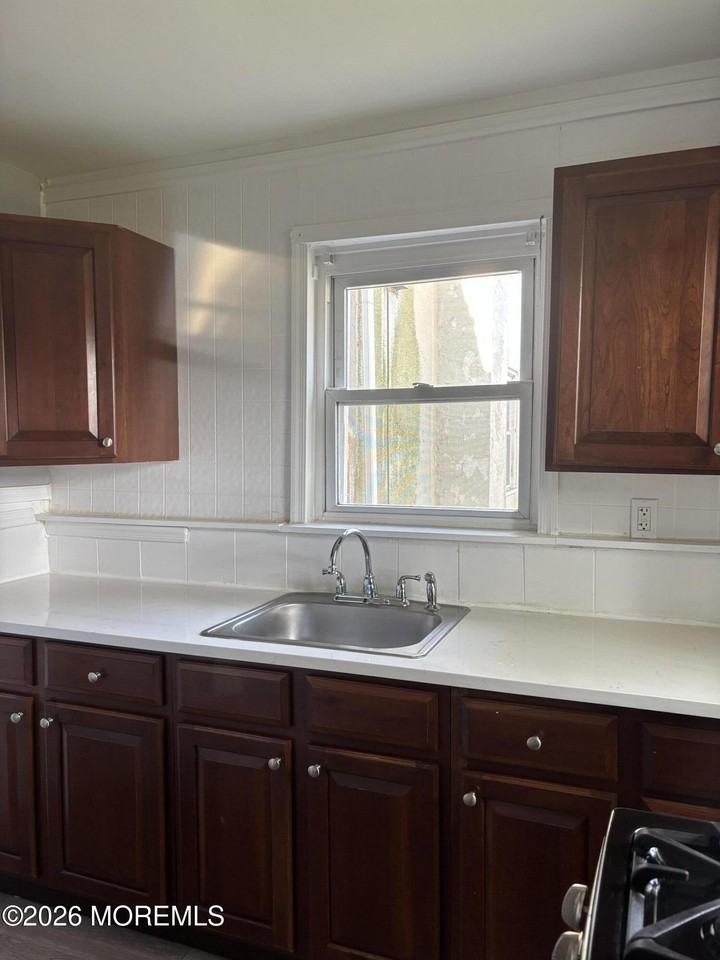 711 3rd Ave #1 - Photo 6 of 18