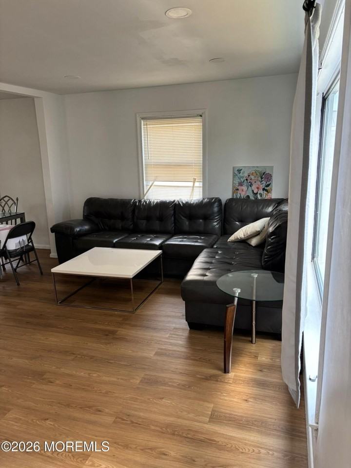 23 Campbell Ct - Photo 3 of 14
