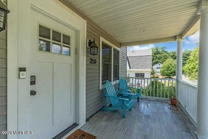 250 Alpern Ave - Photo 3 of 32