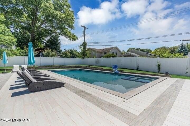250 Alpern Ave - Photo 5 of 32