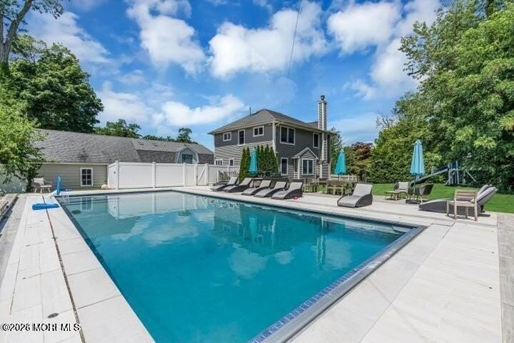 250 Alpern Ave - Photo 6 of 32
