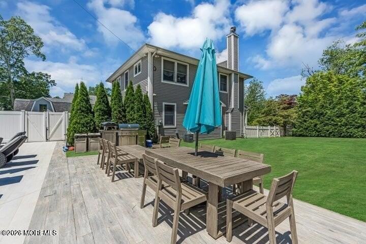 250 Alpern Ave - Photo 7 of 32